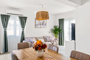 Tanas Rooftop Seavieew Suite autumn decor