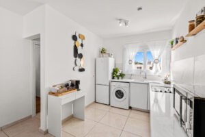 Tanas Rooftop Seaview Suite kitchen