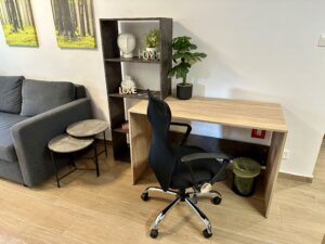 Tanas City Suite office desk