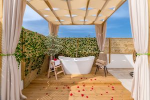Tanas Grand Terrace Suite outdoor bathtub